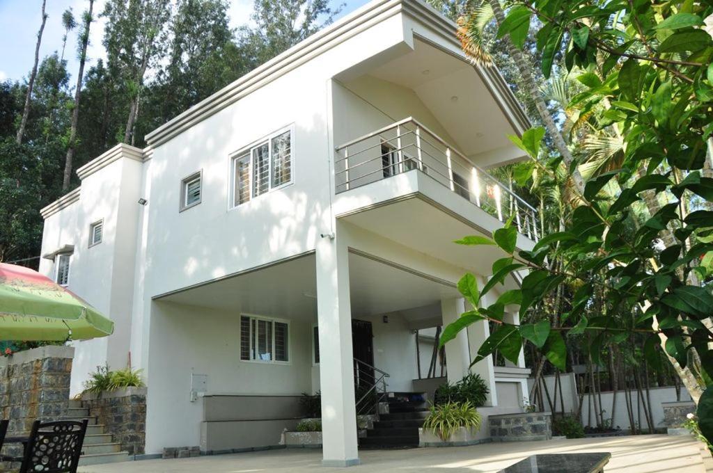Jsr Homes Homestay *